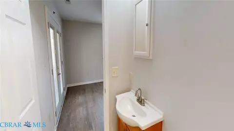 Entry Way - 3764 Cappahosic Rd, Gloucester, VA 23061 photo 2 of 3