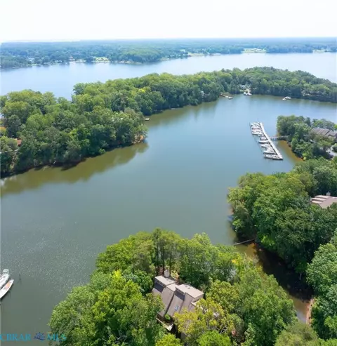 58 Villa Ridge Dr #D, Hartfield, VA 23071