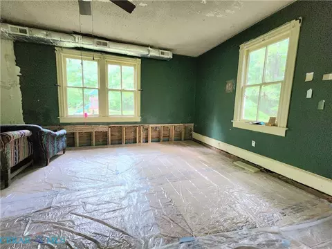 Living - 6477 Ware Neck Rd, Gloucester, VA 23061 photo 3 of 4