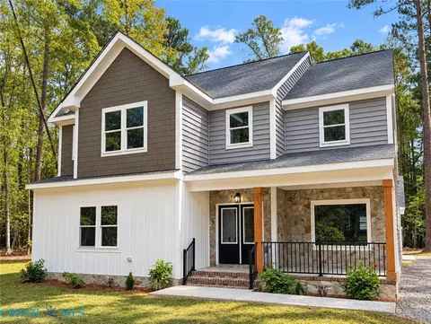 Exterior - 7673 Riverwatch Dr, Gloucester, VA 23061 photo 2 of 7