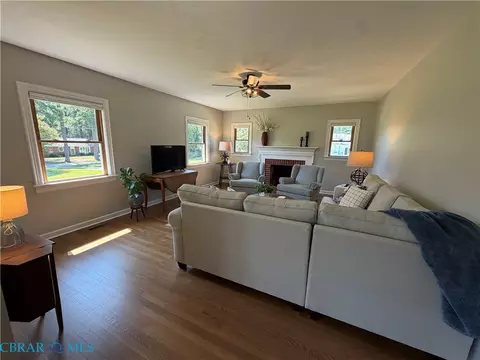 Living - 143 Watson Lndg, Saluda, VA 23149 photo 4 of 4