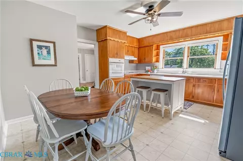 Kitchen - 143 Watson Lndg, Saluda, VA 23149 photo 3 of 9