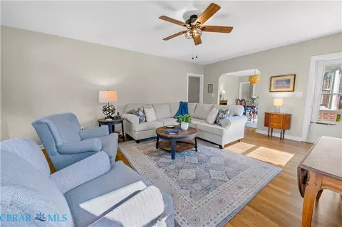 Living - 143 Watson Lndg, Saluda, VA 23149 photo 7 of 10