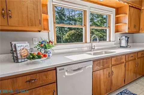 Kitchen - 143 Watson Lndg, Saluda, VA 23149 photo 5 of 9