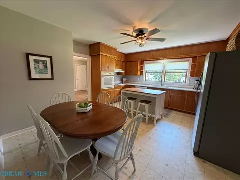 Kitchen - 143 Watson Lndg, Saluda, VA 23149 photo 2 of 3