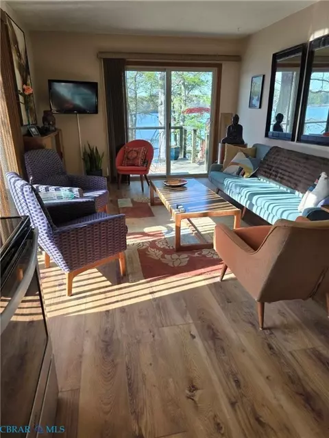 Living - 6207 Holly Trl, Gloucester, VA 23061 photo 1 of 1