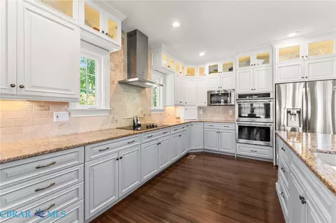 Kitchen - 1226 Indiantown Rd, Weems, VA 22576 photo 2 of 4