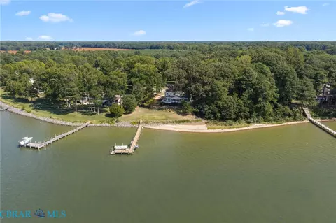 View/Area - 1226 Indiantown Rd, Weems, VA 22576 photo 8 of 9