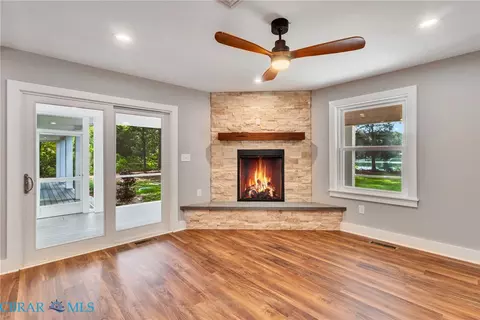 Living - 328 Bowline Rd, White Stone, VA 22578 photo 5 of 7