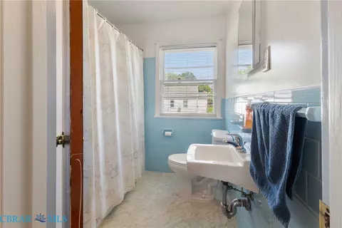 Bath - 612 N Hope St, Hampton, VA 23663 photo 1 of 1