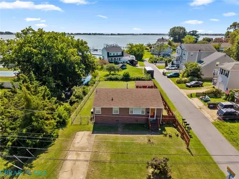 View/Area - 612 N Hope St, Hampton, VA 23663 photo 2 of 8