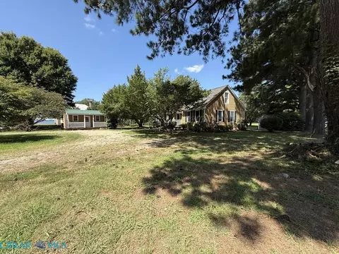 Exterior - 316 Sunset Dr, Weems, VA 22576 photo 12 of 12