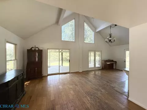 Living - 316 Sunset Dr, Weems, VA 22576 photo 2 of 2