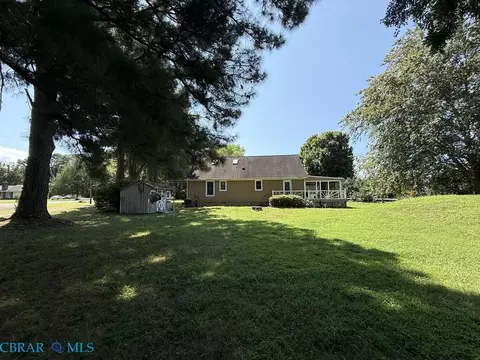Exterior - 316 Sunset Dr, Weems, VA 22576 photo 5 of 12