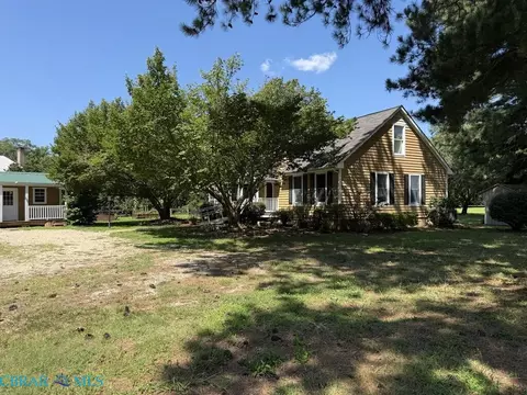 Exterior - 316 Sunset Dr, Weems, VA 22576 photo 11 of 12