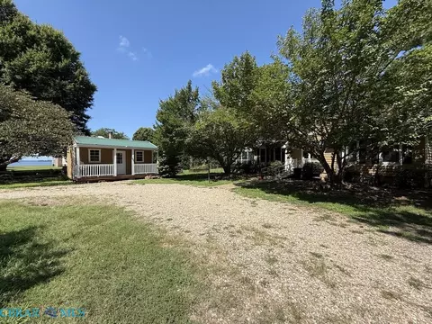 Exterior - 316 Sunset Dr, Weems, VA 22576 photo 8 of 12