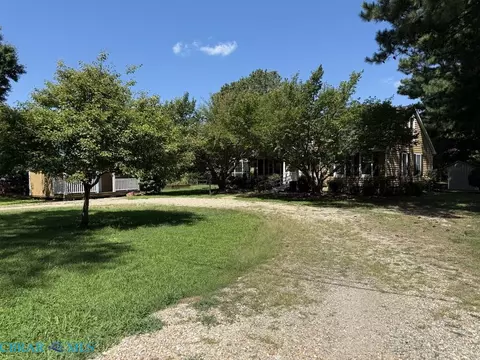Exterior - 316 Sunset Dr, Weems, VA 22576 photo 10 of 12