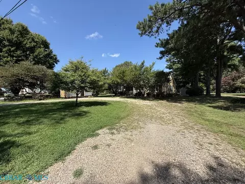 Exterior - 316 Sunset Dr, Weems, VA 22576 photo 9 of 12