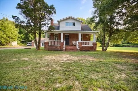 2800 Kingsdale Rd, North Chesterfield, VA 23237