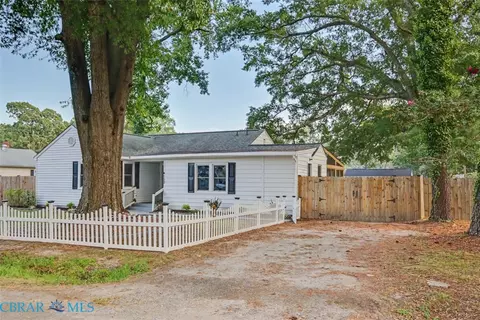 712 Paul St, Newport News, VA 23605