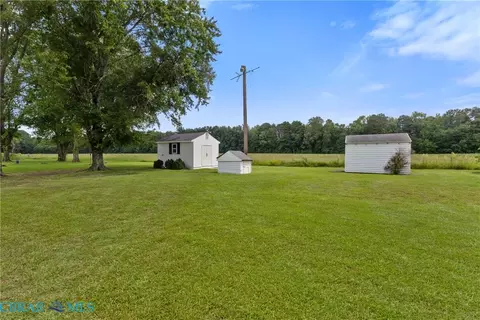 Exterior - 6949 Ark Rd, Gloucester, VA 23061 photo 5 of 9