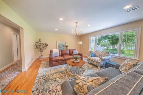 Living - 645 Blue Barn Rd, Wake, VA 23176 photo 3 of 7