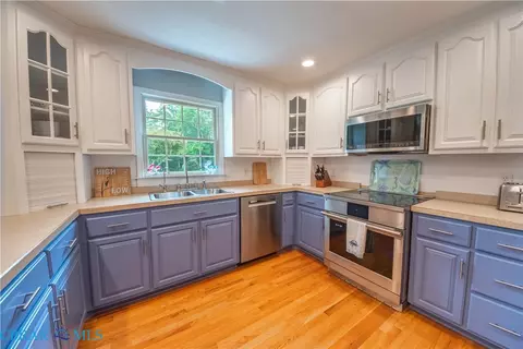 Kitchen - 645 Blue Barn Rd, Wake, VA 23176 photo 2 of 6