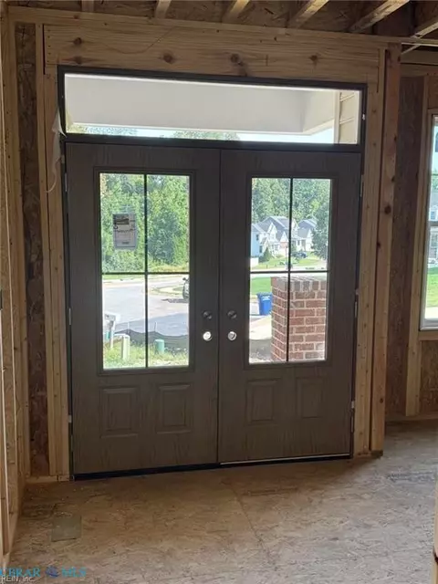 Entry Way - 6266 Kellys Pl, Gloucester, VA 23061 photo 1 of 2