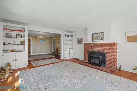 Living - 6557 Tappan Ln, Gloucester, VA 23061 photo 5 of 6