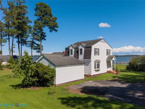 Exterior - 6557 Tappan Ln, Gloucester, VA 23061 photo 12 of 17