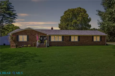 Exterior - 4424 Hickory Fork Rd, Gloucester, VA 23061 photo 2 of 10