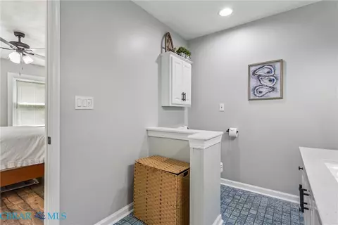 Bath - 4424 Hickory Fork Rd, Gloucester, VA 23061 photo 4 of 5