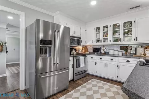 Kitchen - 4424 Hickory Fork Rd, Gloucester, VA 23061 photo 6 of 6