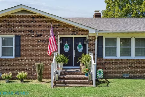 Exterior - 4424 Hickory Fork Rd, Gloucester, VA 23061 photo 5 of 10