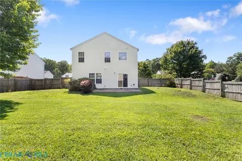 Exterior - 7246 Jeanne Dr, Gloucester, VA 23061 photo 6 of 10
