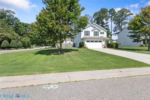 Exterior - 7246 Jeanne Dr, Gloucester, VA 23061 photo 9 of 10