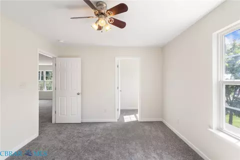 Bedroom - 7246 Jeanne Dr, Gloucester, VA 23061 photo 4 of 7
