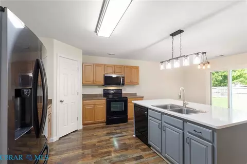 Kitchen - 7246 Jeanne Dr, Gloucester, VA 23061 photo 1 of 2