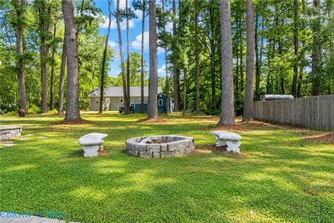 Exterior - 186 Pine Hall Rd, Mathews, VA 23109 photo 10 of 14