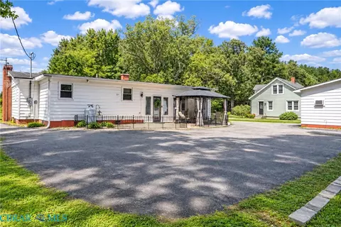 Exterior - 186 Pine Hall Rd, Mathews, VA 23109 photo 4 of 14