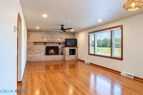 Living - 186 Pine Hall Rd, Mathews, VA 23109 photo 2 of 4
