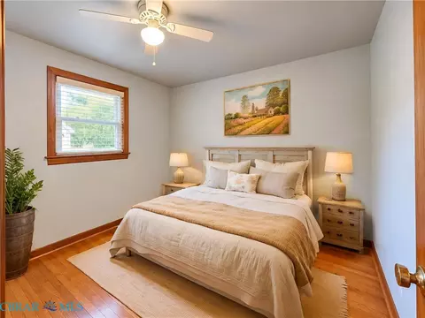 Bedroom - 186 Pine Hall Rd, Mathews, VA 23109 photo 4 of 6