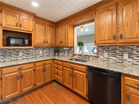 Kitchen - 186 Pine Hall Rd, Mathews, VA 23109 photo 2 of 6