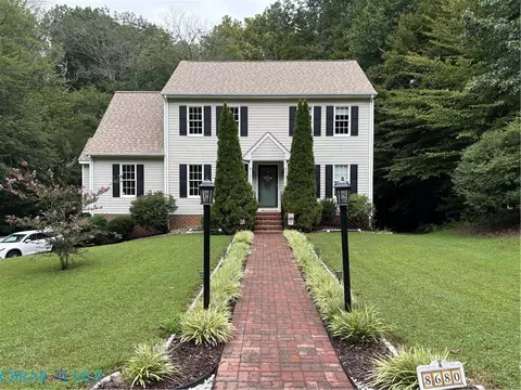8680 Country View Ln, Hopewell, VA 23860