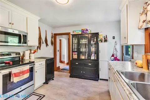 Kitchen - 330 Benson Rd, Weems, VA 22576 photo 3 of 4
