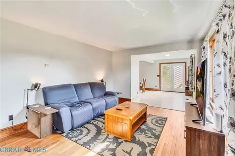 Living - 330 Benson Rd, Weems, VA 22576 photo 2 of 3