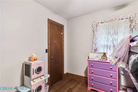 Bedroom - 330 Benson Rd, Weems, VA 22576 photo 2 of 5