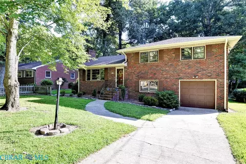 86 Normandy Ln, Newport News, VA 23606