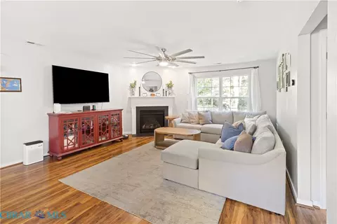 Living - 7417 Jeanne Dr, Gloucester, VA 23061 photo 2 of 2