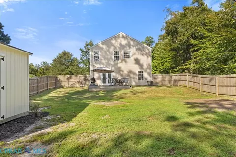 Exterior - 7417 Jeanne Dr, Gloucester, VA 23061 photo 5 of 10